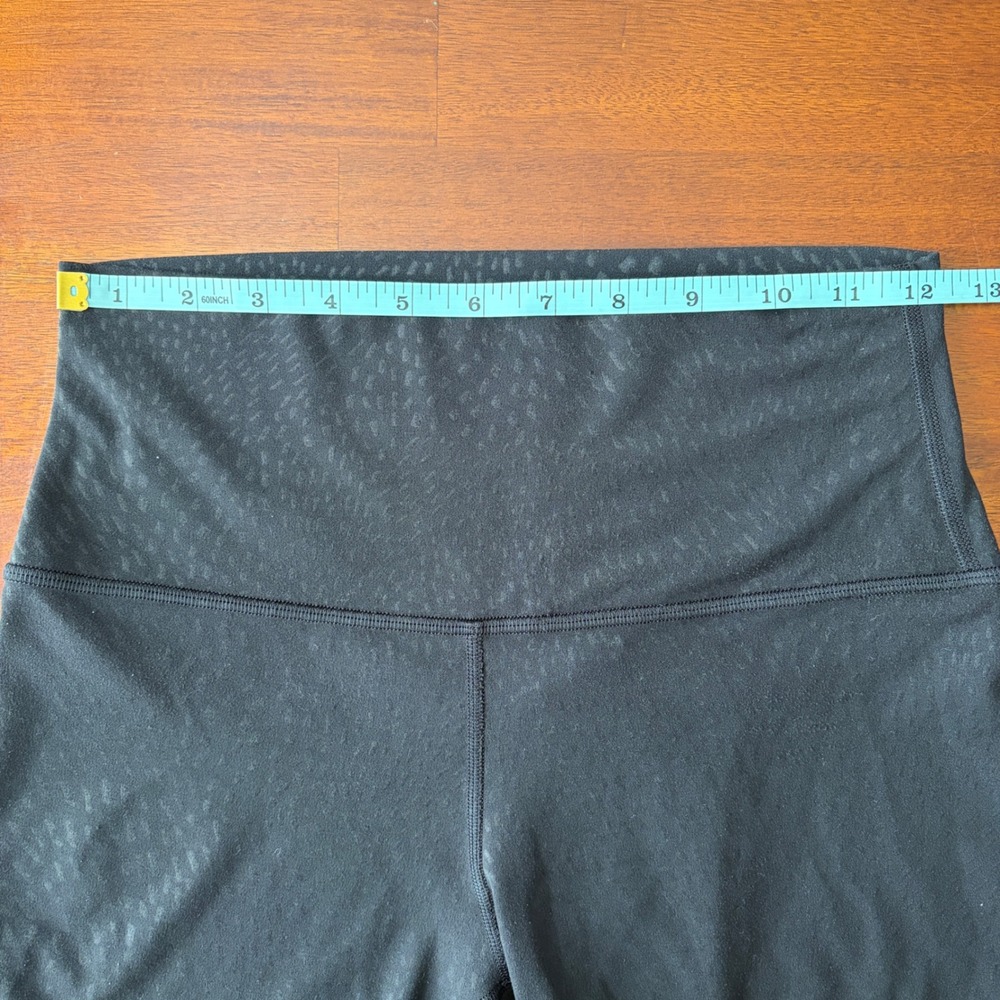 Lululemon Align High Rise Short 4" Black Jewel Emboss Bike Shorts 6 W7BTTS - Picture 7 of 8
